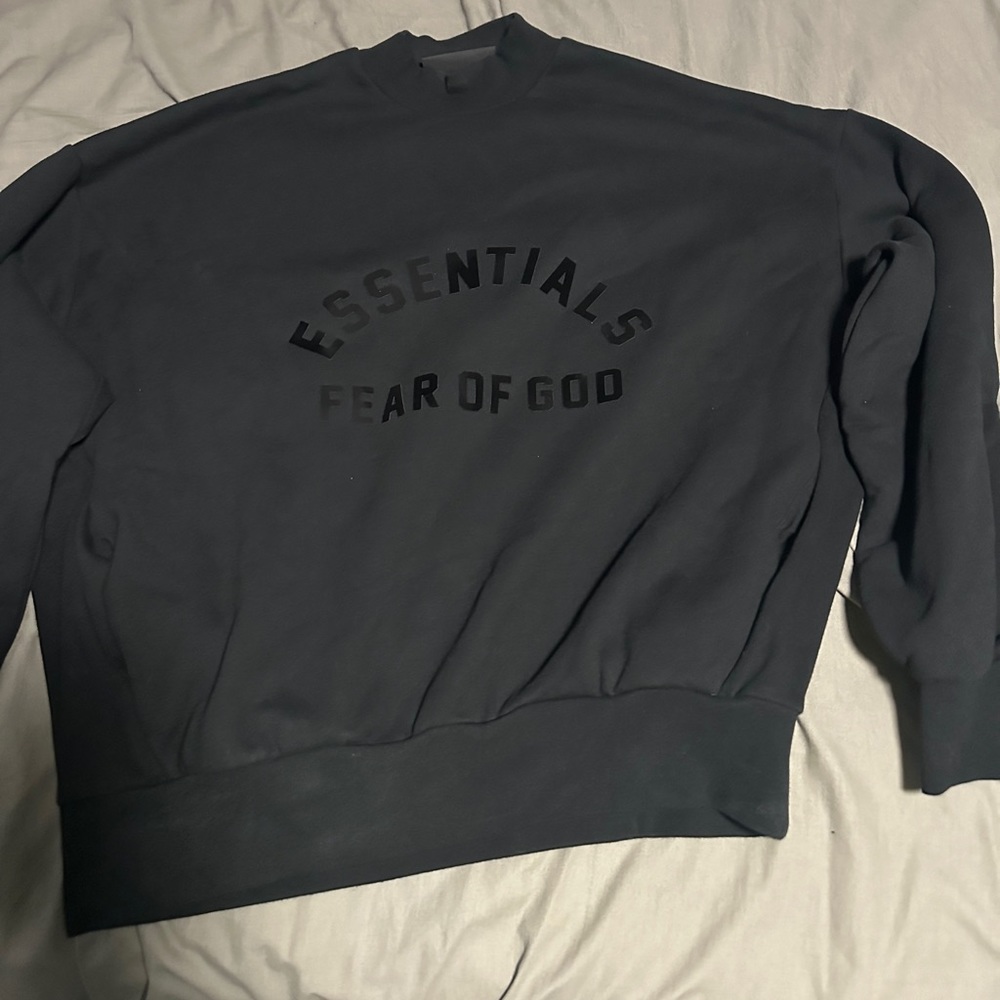 Essentials fear of God jet black crewneck